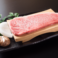 頑張った日、特別な日にご褒美を！黒毛和牛ロースステーキ　3,278円(税込)